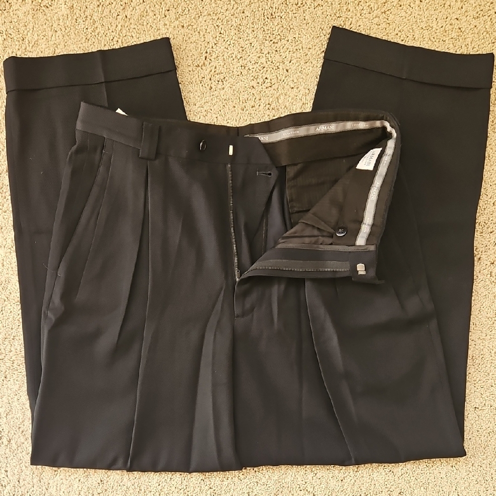 Armani Collezioni Men’s Black Pleated Dress Pants